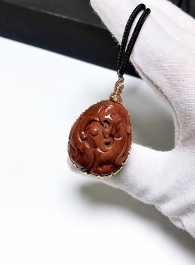 D394# 天然南红精工雕刻双龙戏珠吊坠 31*25*13.5mm 重15.64克