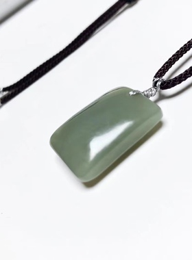 D425# 天然和田玉鸭蛋青精致款无事牌吊坠挂件25.5*18.5*9.8mm