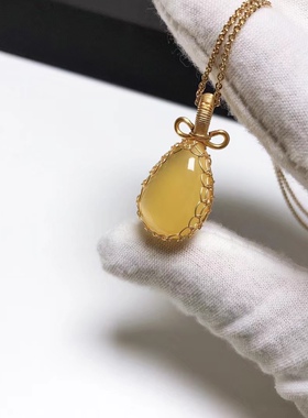 D216# 天然蜜蜡鸡油黄水滴手工吊坠锁骨链18.5*14*8mm 重2.2克