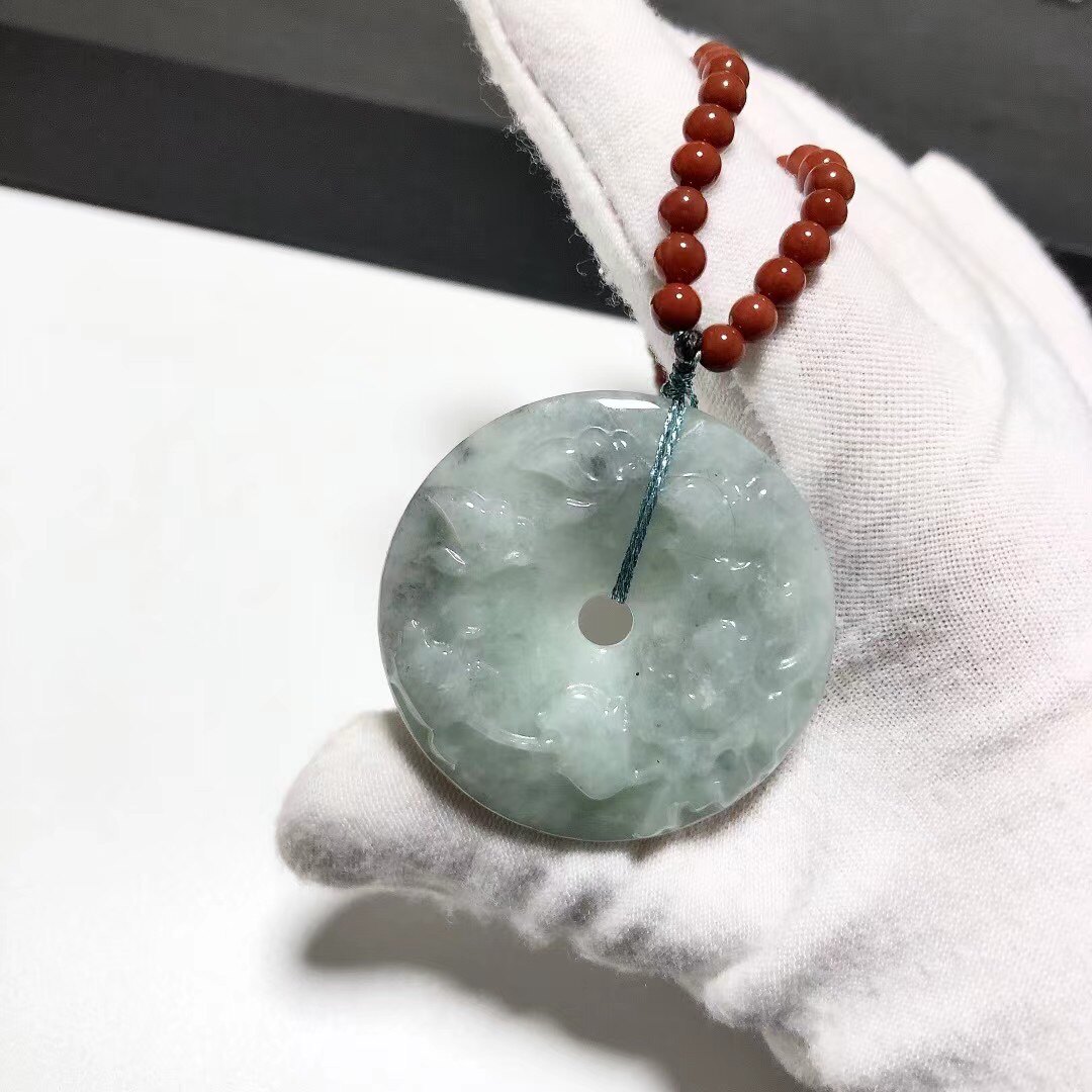 D529# 天然A货翡翠碟恋花雕刻平安扣吊坠毛衣链挂件 40*7.3mm