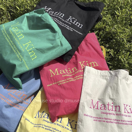 matin 撞色印花字母时尚简约ins风单肩帆布包 多巴胺软包 搭配