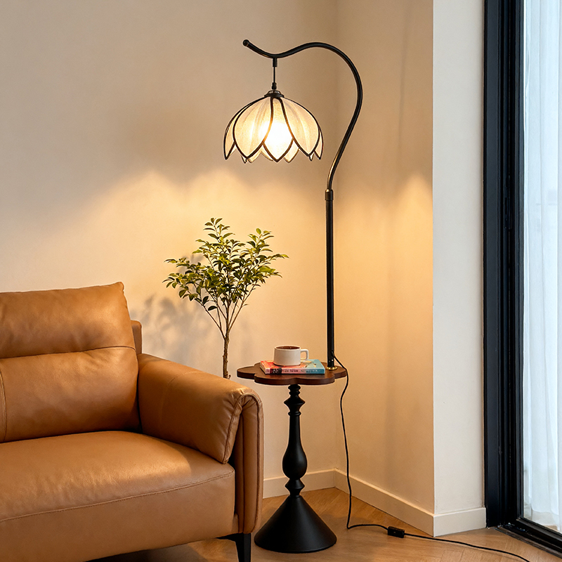 新款中古客厅沙发边几氛围落地灯