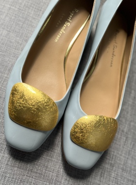 Rupert Sanderson浅蓝色漆皮2.5CM金跟粗跟低跟方头金扣单鞋女鞋