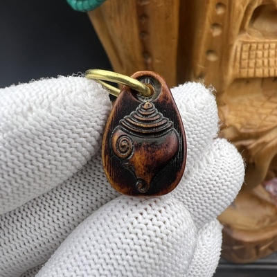 藏传老驼骨法螺侧挂吊坠，文玩配饰，百香星月佛手金刚猴头核尖侧