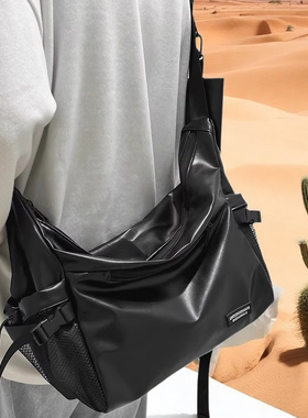 法国Cavi KIong原宿风斜挎包男女包包大学生通勤邮差包工装单肩包