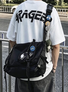 法国Cavi KIong斜挎包男休闲潮牌单肩包大容量背包男包邮差包通勤