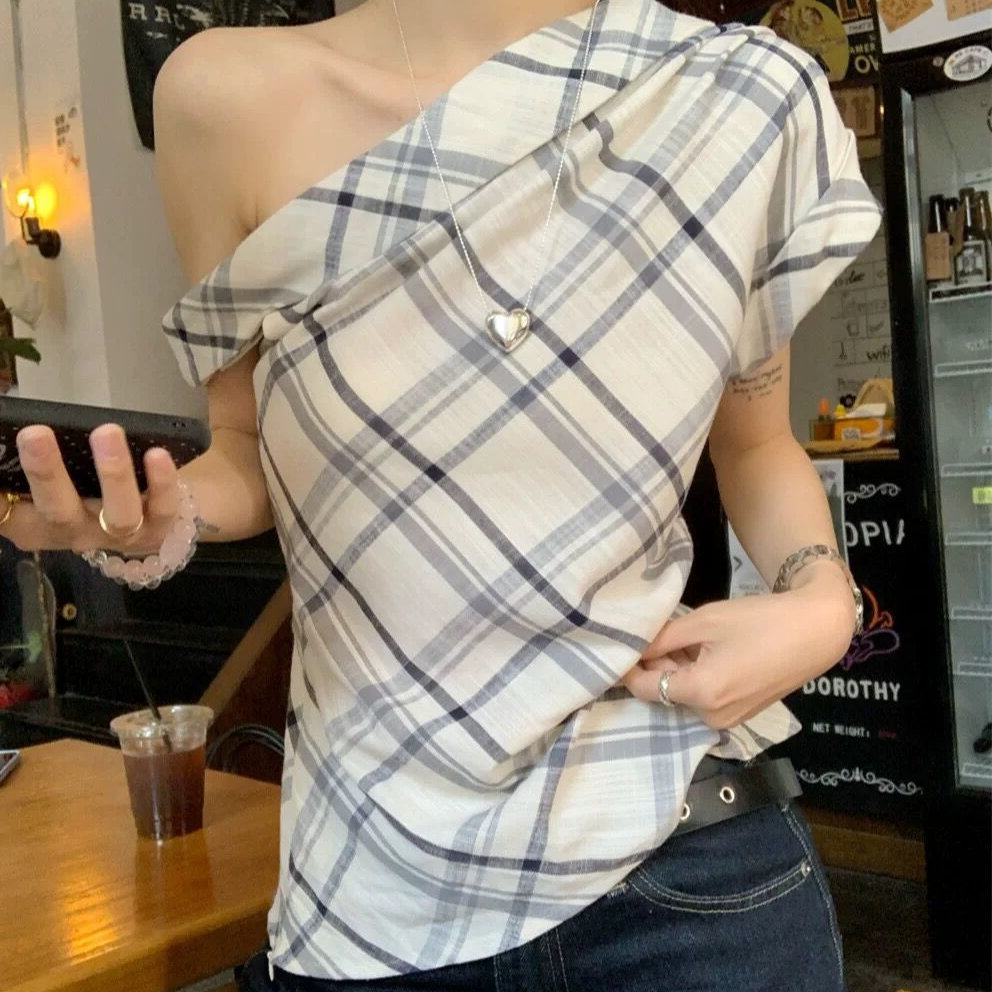 格子撞色斜肩上衣女夏季2025新款美式辣妹设计感小众修身显瘦T恤