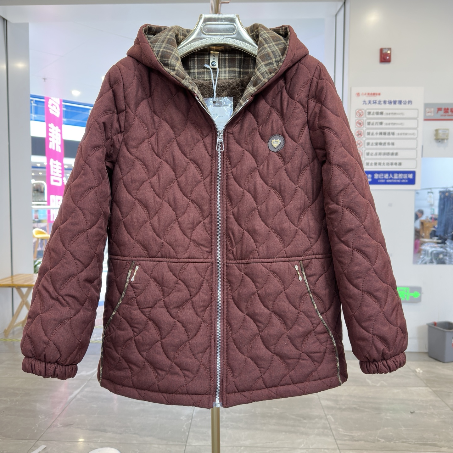 时尚妈妈装连帽菱格加绒加厚棉服