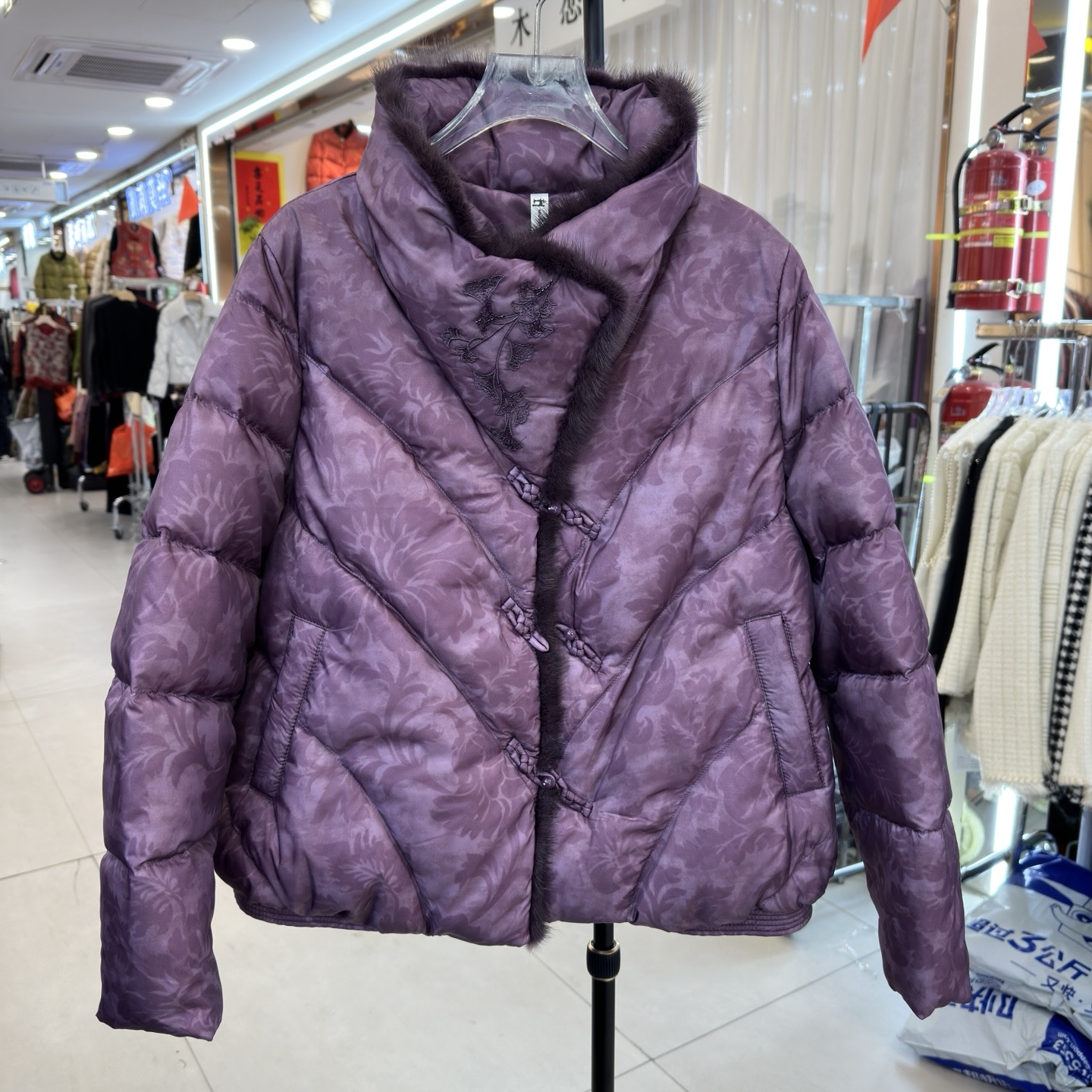 妈妈装国风水貂毛真毛立领羽绒服