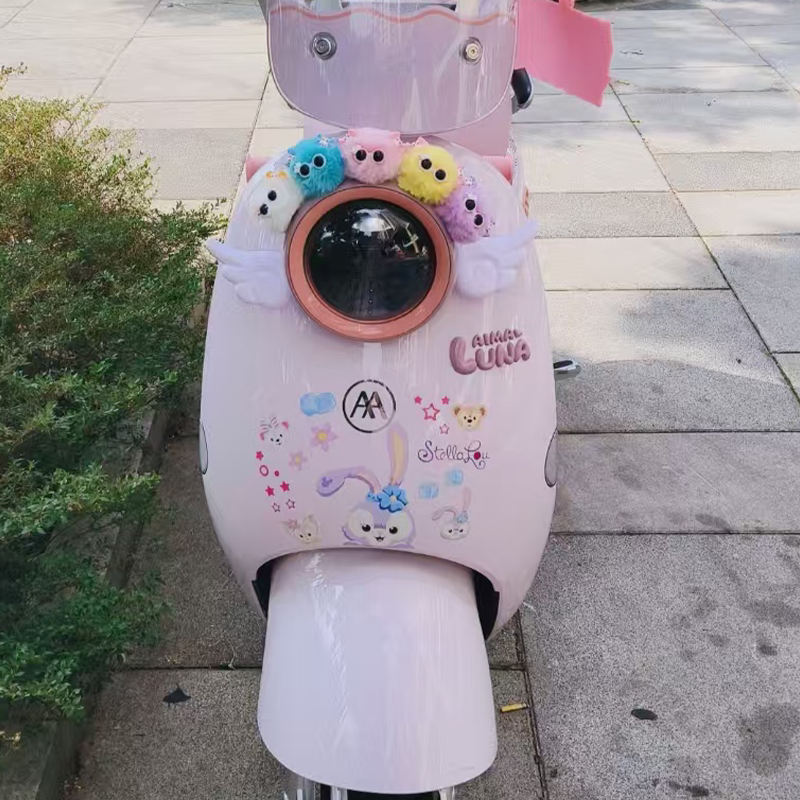 适用于爱玛露娜ari/pro电动车卡通可爱煤球装饰摆件车头饰品贴纸