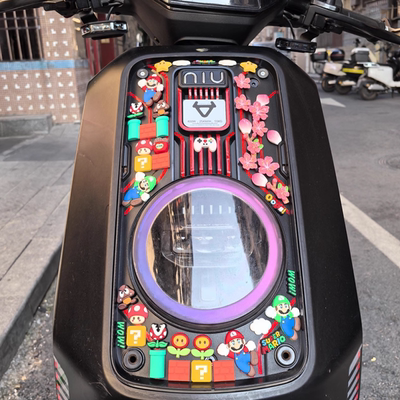 适用小牛NX/NXT/NLT车头内部立体滴胶铭牌装饰防水软胶马里奥饰品