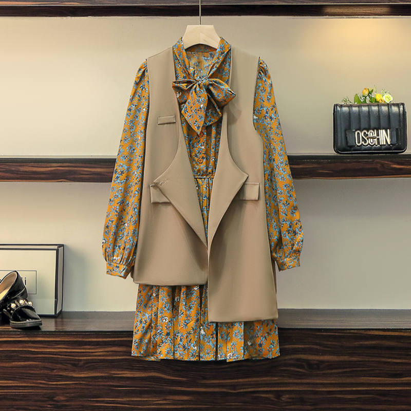 Real shot big size women's new spring fat sister foreign style age reducing dress two piece suit