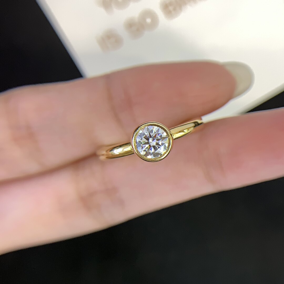 18K黄金泡泡钻戒50分莫桑石戒指女款1克拉培育钻石定制求婚结婚戒图片