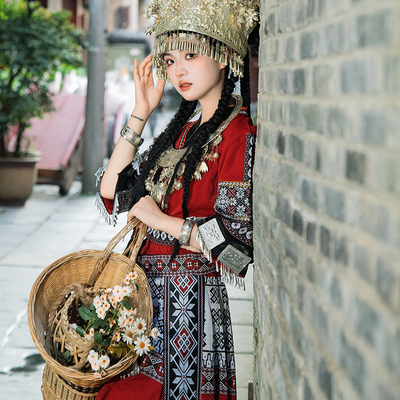 女苗族演出服苗疆少女摄影旅拍