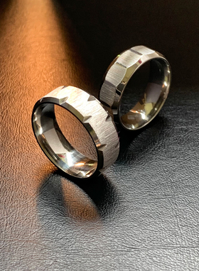 臻满缺憾-哑光钛钢通勤戒指男潮