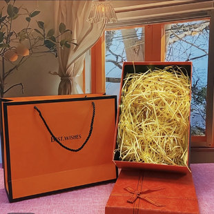 精致压花纹理感高档礼盒大牌同款附赠贺卡氛围灯拉菲草送爱人礼物