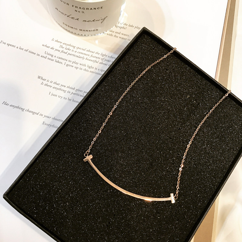 日韩饰品 笑脸表情项链锁骨链短款微笑吊坠18K 玫瑰金项链女礼物b