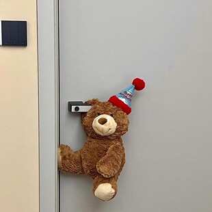 儿童房间布置装饰可爱小公仔玩偶卧室门把手家居摆件创意毛绒玩具