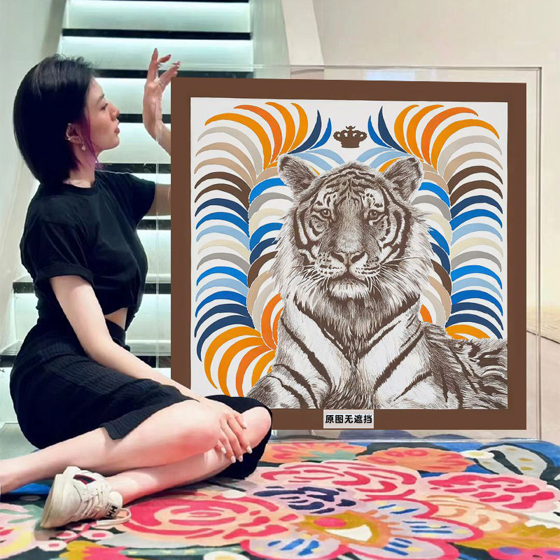 现代轻奢老虎亚克力装饰画猛虎丝巾挂画高级感客厅餐厅卧室壁画