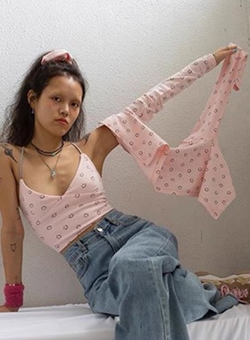 Minjiena韩国小众ins风设计款粉色笑脸长袖开衫+吊带两件套