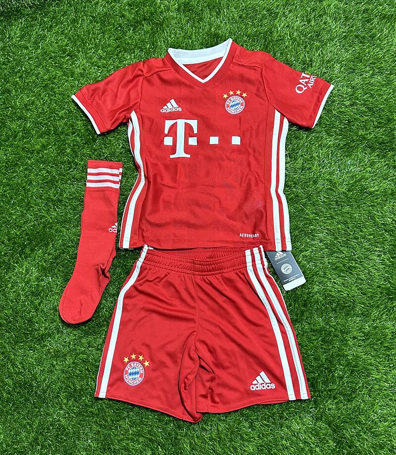 Adidas足球服套装拜仁图片
