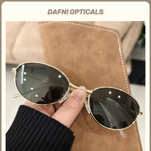 金边上扬椭圆墨镜女款未来科技感金属复古格调赛博感酷飒弧面框型