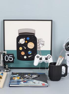 样板间儿童房书桌太空主题软装摆件男孩房太空人音响卧室桌面饰品