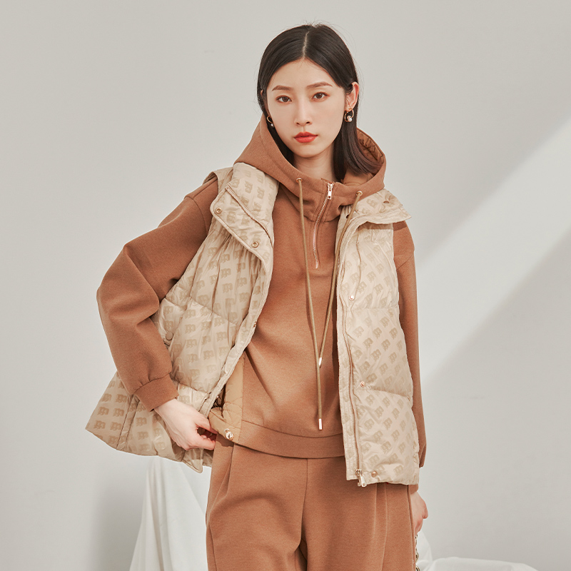 杨门2025冬季新款时尚马甲