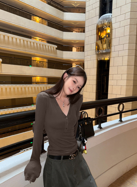 LIL CHER 乌木甜茶冷淡系氛围感加厚高密度扣子绵羊毛瘦瘦打底衫