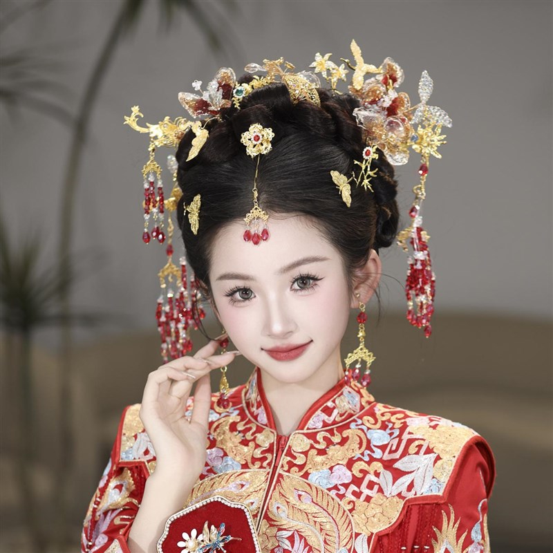 2025新款新娘头饰中式结婚金红色水晶流苏减龄额链W步摇秀禾服饰