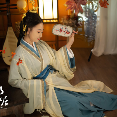 仿马山直裾半透纱衣祁衽居汉服