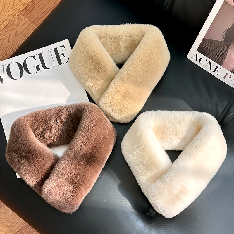 天鹅绒级整皮吸扣獭兔毛围巾围脖