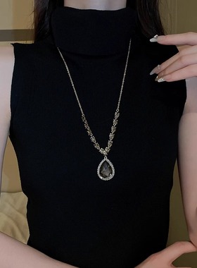 轻奢小众长款灰色水滴项链