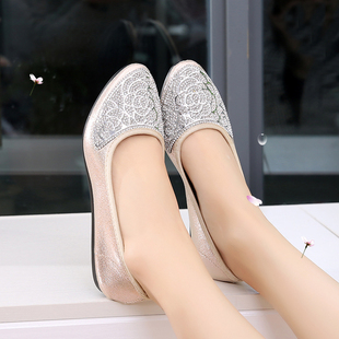 女单鞋 水钻妈妈防滑布鞋 平底 平跟舒适便鞋 秋 浅口时尚 老北京布鞋
