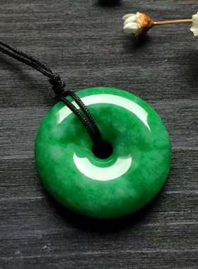 天然干青玉平安扣吊坠 翠绿色石英岩玉石平安扣吊坠