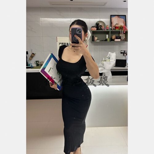 【你伍老板娘】“卡戴珊基础连衣裙1.0”短袖修身包臀气质连衣裙