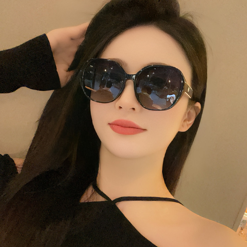2025新款抗UV太阳眼镜大脸显瘦太阳眼镜女士高级感优雅时尚偏光眼