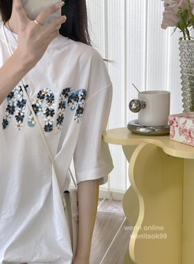 现货 夏天的风 清新油画 小雏菊排列字母 T恤 宽松情侣