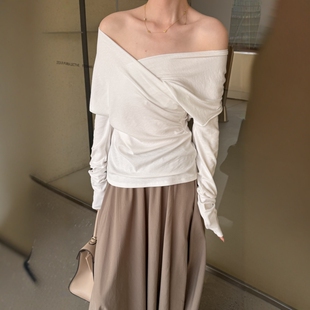 摩登mdeng197一字肩V领长袖打底衫女2026春新款显瘦百搭T恤 2F053