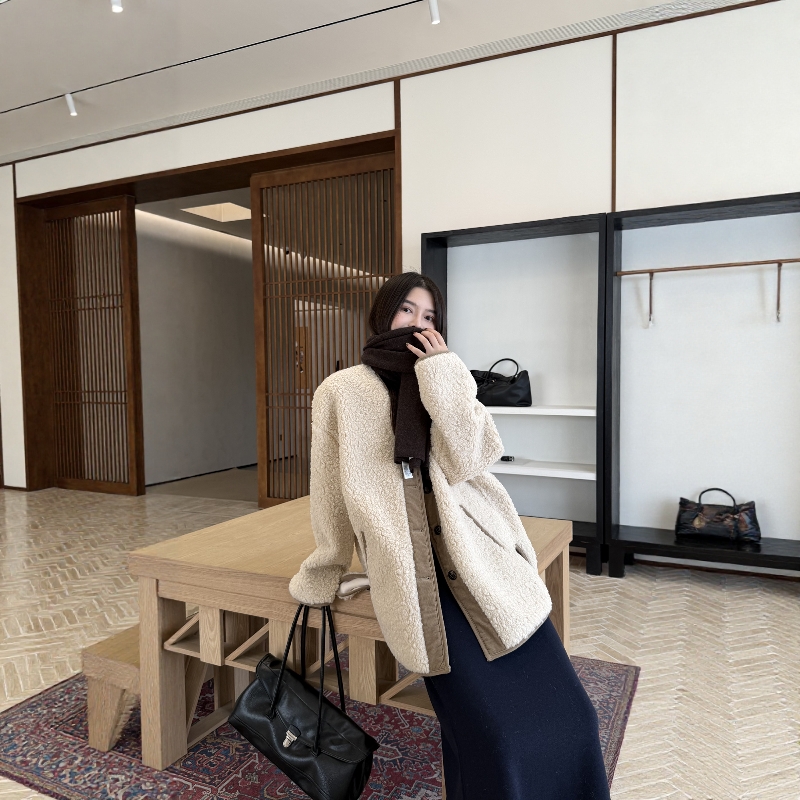 摩登197V领皮毛一体毛毛外套