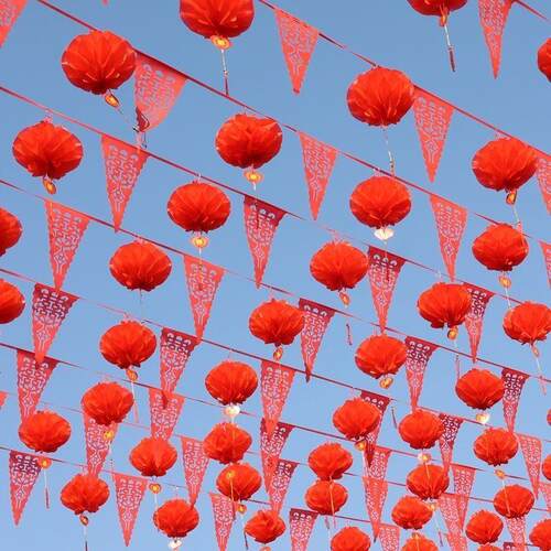 Triangular flag cages for wedding decorations, small flag