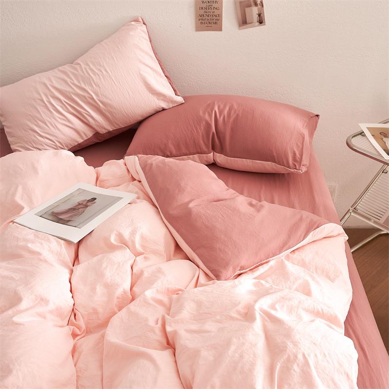 Four sets of bed linen in Class A: Pure double-coloured cott