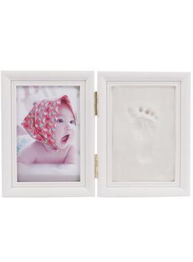 The babys footprints are muddled and the babys gift to the