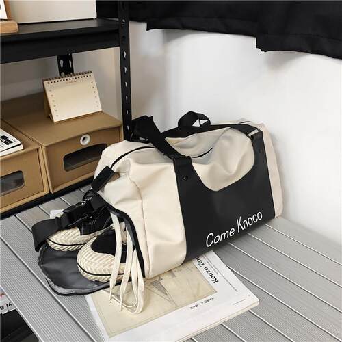 The gym bag is dry and wet-separated, high-capacity swimming