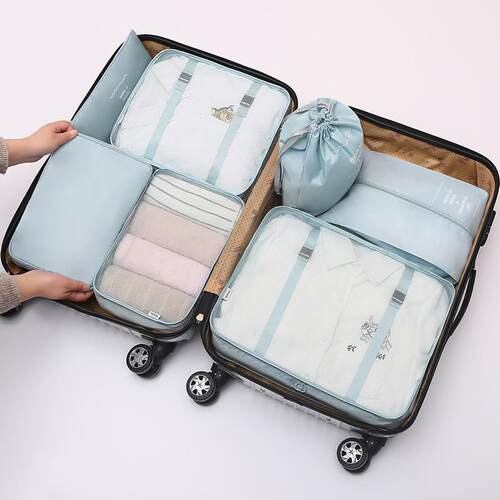 Traveled seven packages of travel luggage and clothing sorte