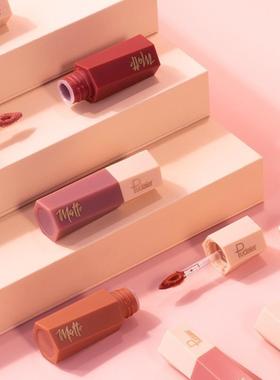 The white velvet lipstick doesnt wear an Olympus lips 14-co