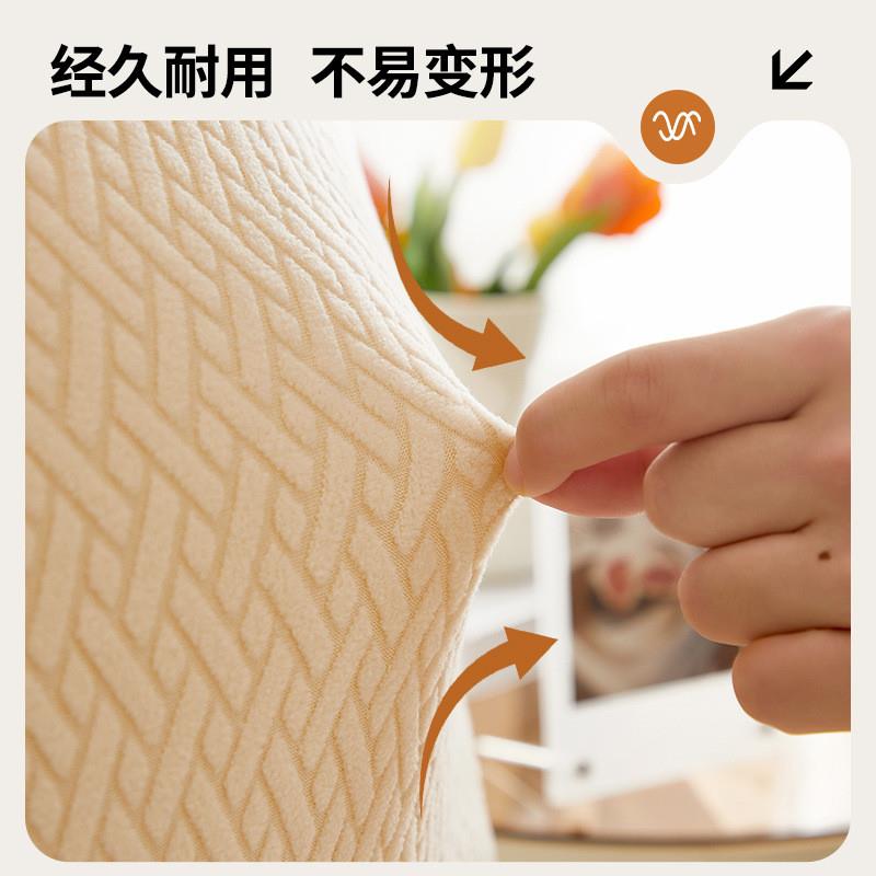 Seats and sponges are set up with four seasons of generic ca