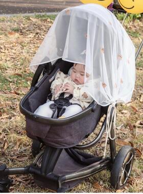 Hangoins summer baby truck bednets are covered with mosquit