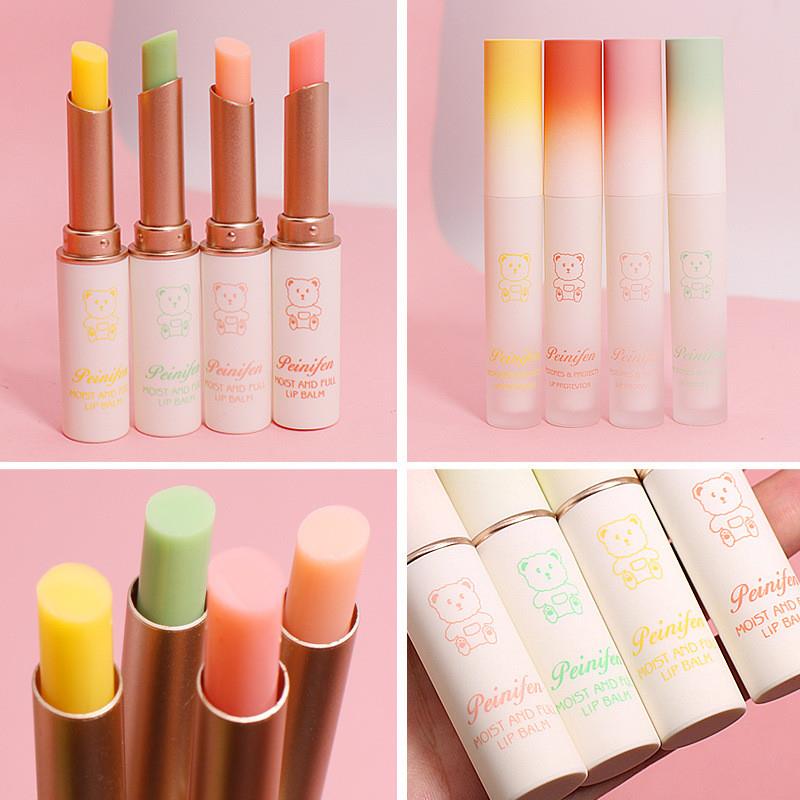 Leather milk moisturizes on the lips, soaks on the mouth, so