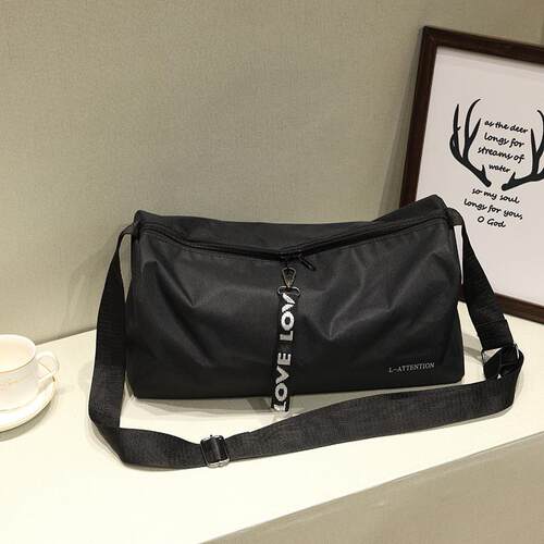 Mens packs of gymnasium yoga packs for short trips, hand-he